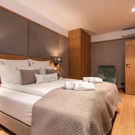 Flatbook - Deo Plaza Comfort Apartmán *