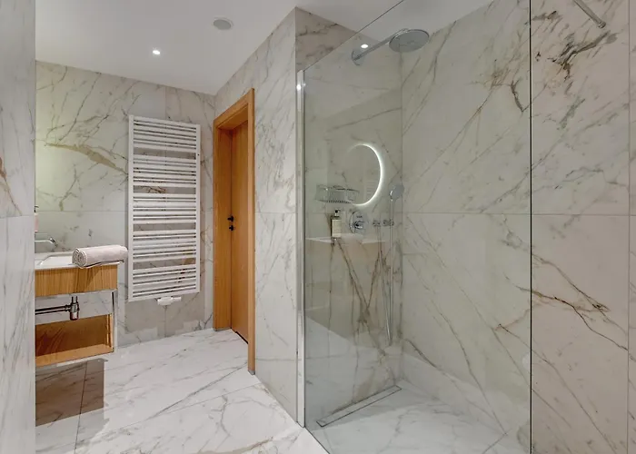 Flatbook - Deo Plaza Comfort